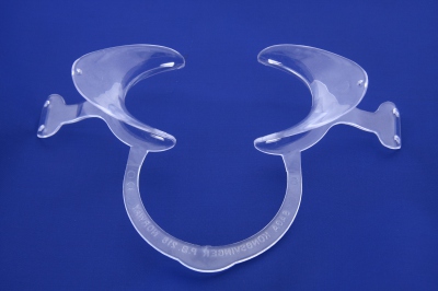 Nichrominox Plastic Cheek Retractor, Double-sided,Large